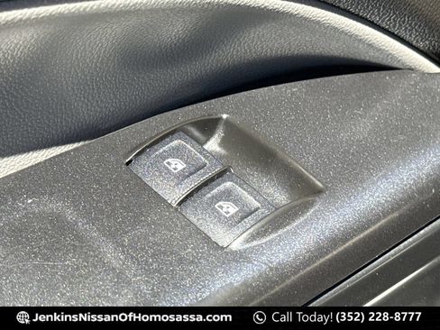 Used 2021 Chevrolet Colorado W/T RWD image 30