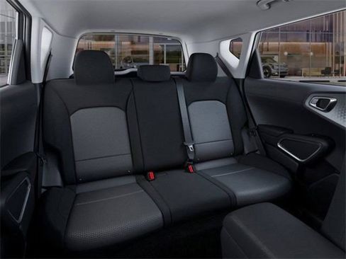 Used 2025 Kia Soul S FWD image 16