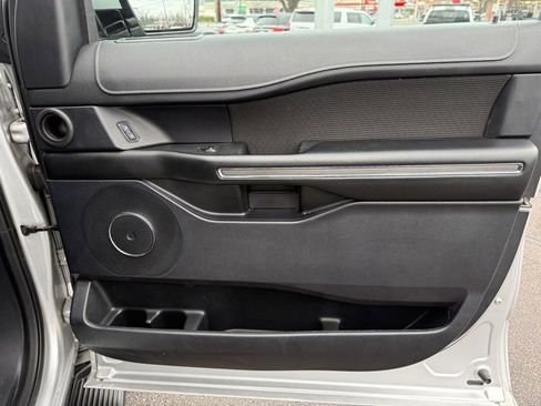 Used 2019 Ford Expedition XLT image 21