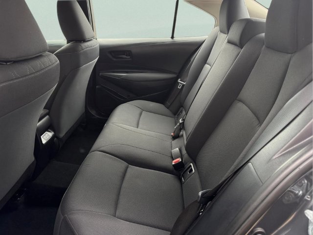 Used 2025 Toyota Corolla LE FWD image 11