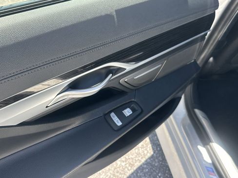 Used 2021 BMW 740i w/ M Sport Package image 12