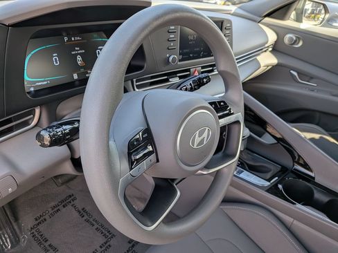 Certified 2026 Hyundai Elantra Hybrid FWD image 17