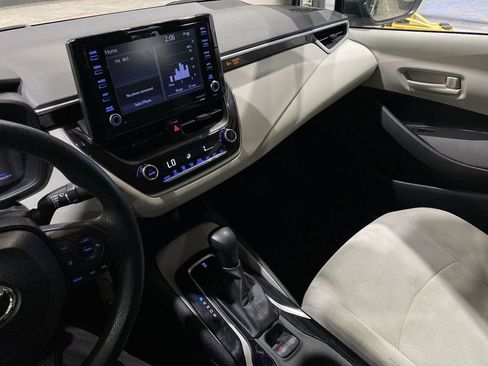 Used 2022 Toyota Corolla LE image 7