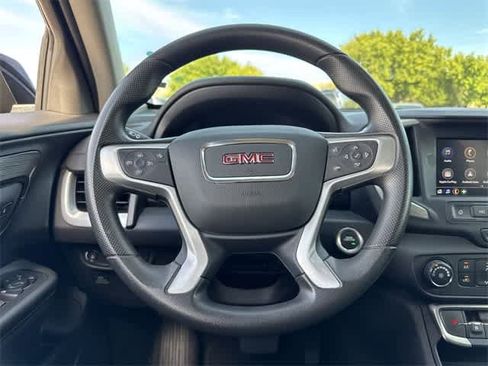 Used 2024 GMC Terrain SLE image 18