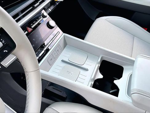 Certified 2024 Hyundai Santa Fe SEL FWD image 15