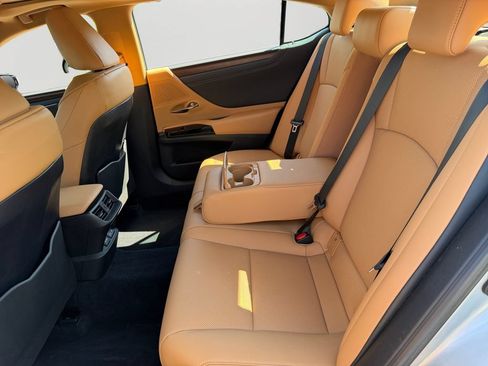 Certified 2024 Lexus ES 350 w/ Premium Package FWD image 11