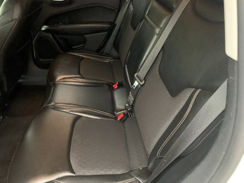 Used 2018 Jeep Compass Latitude w/ Popular Equipment Group AWD/4WD image 17
