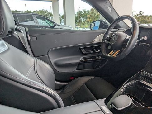 Used 2022 Mercedes-Benz SL 63 AMG 4MATIC w/ Driver Assistance Package image 10