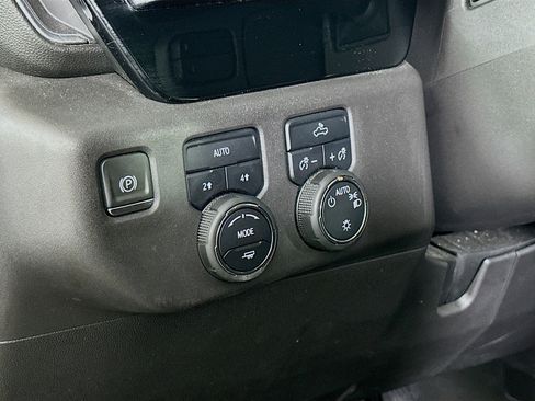 Used 2024 Chevrolet Silverado 1500 LT image 16