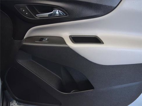 Used 2024 Chevrolet Equinox LT image 25