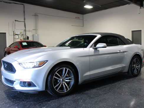 Used 2016 Ford Mustang Premium RWD image 7