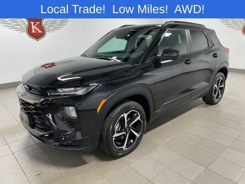 Used 2023 Chevrolet TrailBlazer RS w/ Sun and Liftgate Package AWD/4WD image 3