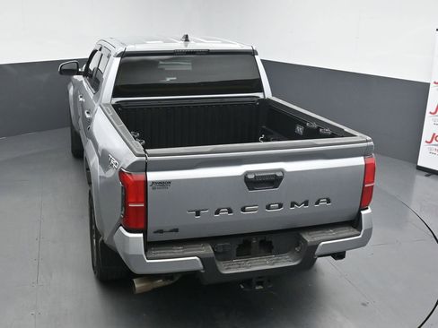 Used 2025 Toyota Tacoma TRD Sport AWD/4WD image 15