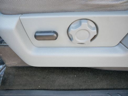 Used 2012 Ford F150 XLT w/ XLT Chrome Pkg AWD/4WD image 14