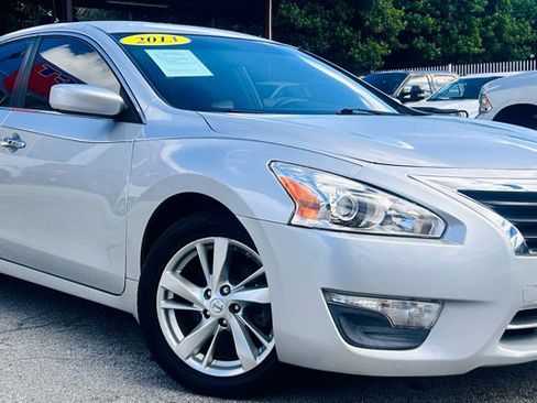 Used 2013 Nissan Altima 2.5 SV image 7