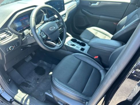 Used 2024 Ford Escape SE FWD image 11