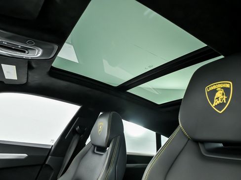 Used 2019 Lamborghini Urus image 24