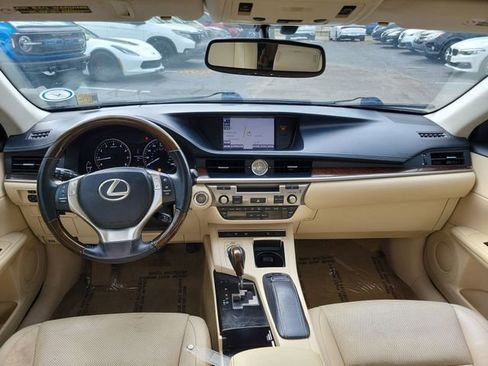 Used 2014 Lexus ES 350 w/ Luxury Package image 23