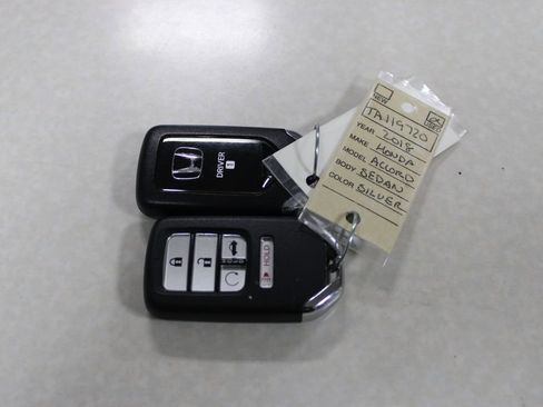 Used 2018 Honda Accord Touring image 34