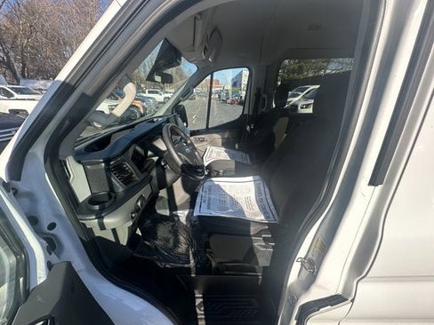 Used 2023 Ford Transit 350 XLT image 11