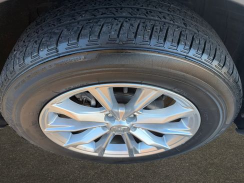 Used 2023 Honda CR-V EX image 9