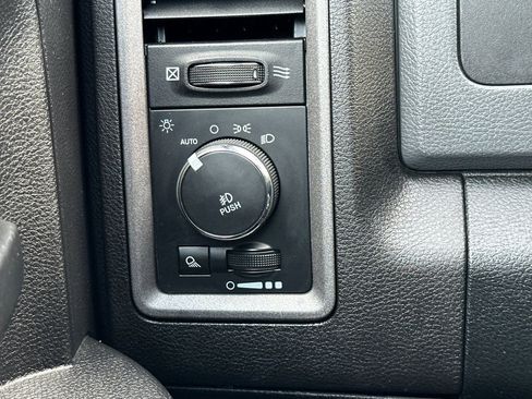 Used 2016 RAM 1500 Express image 28