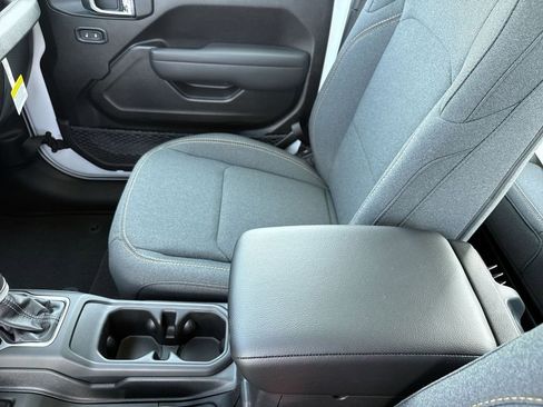 New 2026 Jeep Gladiator Sport image 19