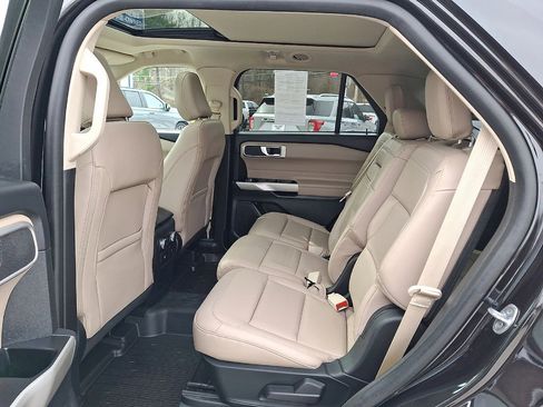Certified 2021 Ford Explorer XLT w/ Equipment Group 202A image 18