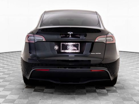 Used 2023 Tesla Model Y Long Range image 5
