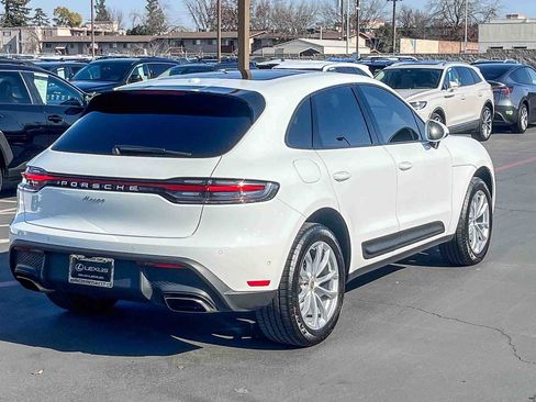 Used 2024 Porsche Macan image 4