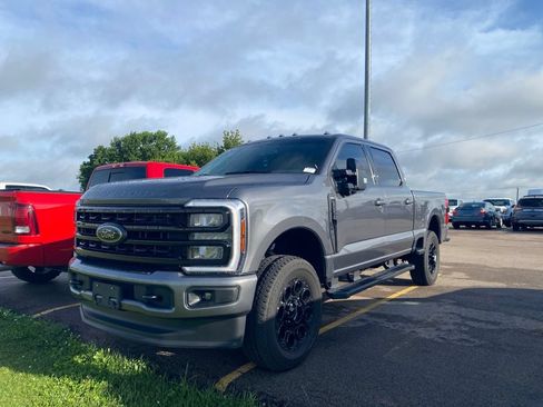 Used 2024 Ford F250 Lariat w/ Black Appearance Package AWD/4WD image 16