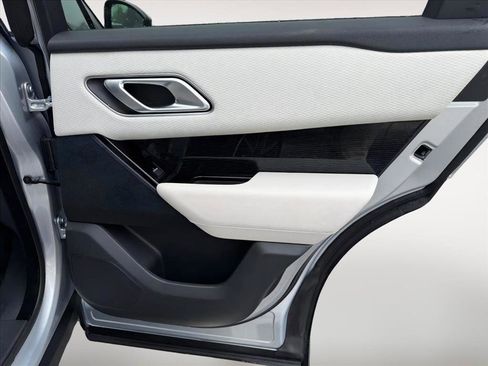 Used 2021 Land Rover Range Rover Velar R-Dynamic S image 27