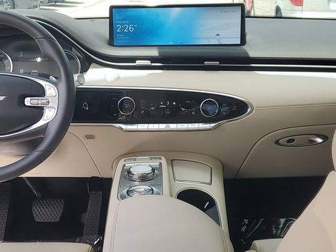 Used 2025 Genesis GV70 2.5T AWD/4WD image 19