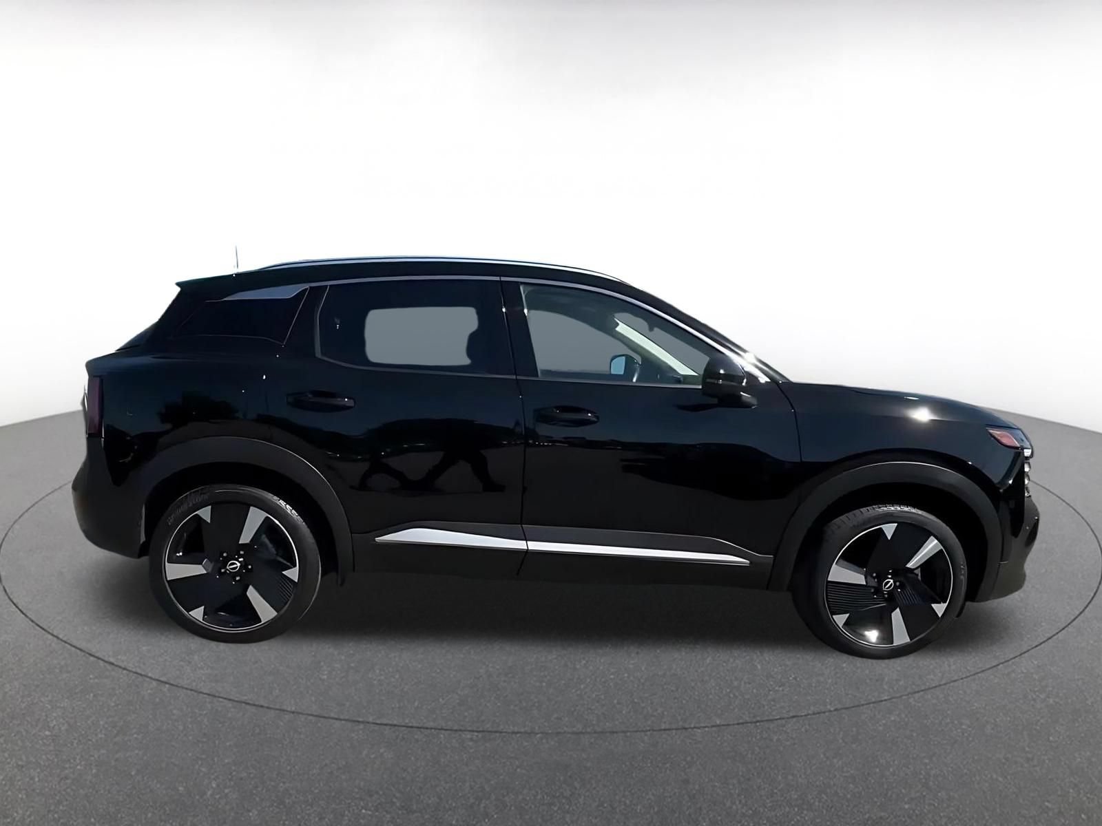 Used 2026 Nissan Kicks SR AWD/4WD image 15