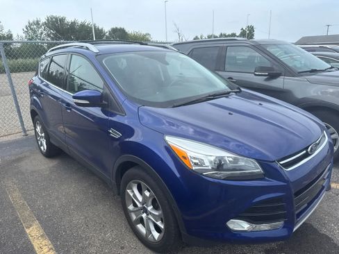 Used 2016 Ford Escape Titanium w/ Equipment Group 301A AWD/4WD image 9