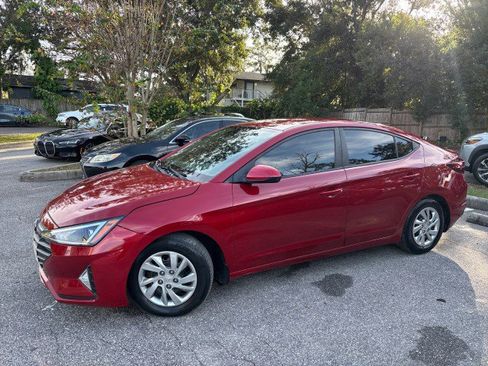 Used 2020 Hyundai Elantra SE image 3
