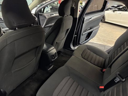 Used 2018 Ford Fusion SE w/ Fusion SE Technology Package image 41