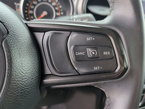 Used 2023 Jeep Gladiator Sport AWD/4WD image 18
