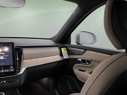 Certified 2026 Volvo XC90 B6 Plus w/ Protection Package Premier AWD/4WD image 15