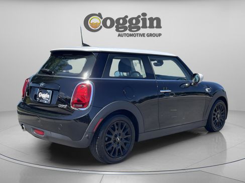 Used 2020 MINI Cooper 2-Door Hardtop FWD image 6