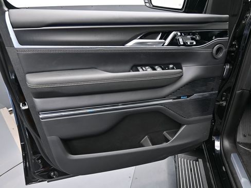 Used 2024 Jeep Grand Wagoneer Series II w/ Quick Order Packagew 28T image 12