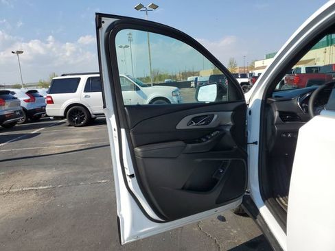 Certified 2023 Chevrolet Traverse LT FWD image 21