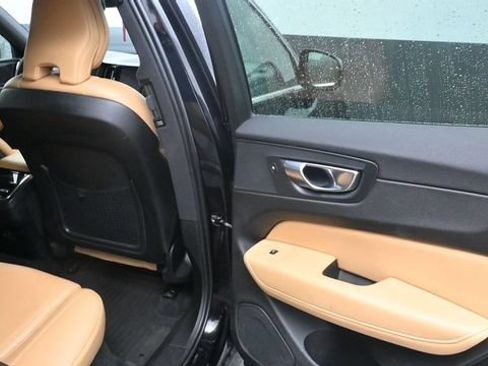 Used 2021 Volvo XC60 T5 Inscription AWD/4WD image 12