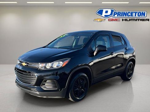 Used 2017 Chevrolet Trax LS FWD image 2