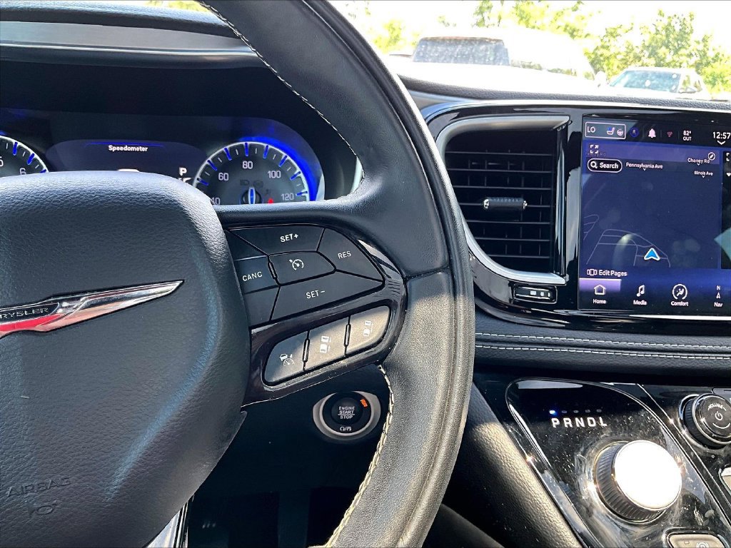 Used 2022 Chrysler Pacifica Limited w/ S Appearance Package FWD image 15