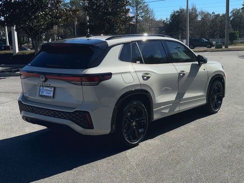 New 2026 Volkswagen Tiguan SE R-Line image 8