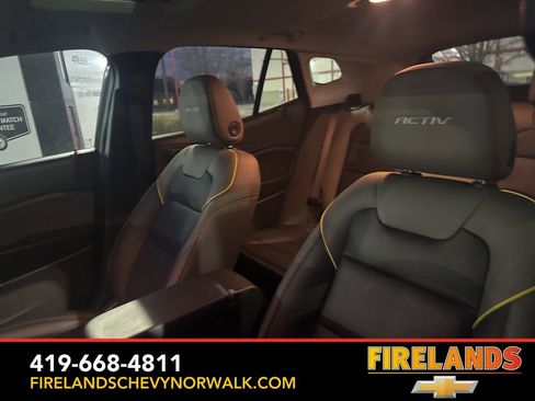 Used 2025 Chevrolet Trax ACTIV w/ Sunroof Package image 21