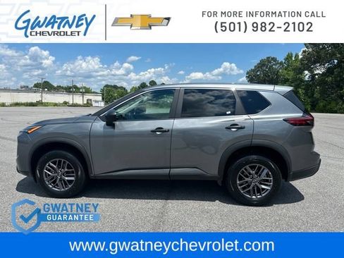 Used 2024 Nissan Rogue S AWD/4WD image 8