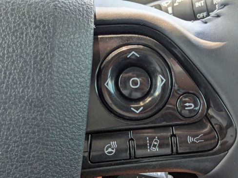 Used 2022 Toyota Prius FWD image 28