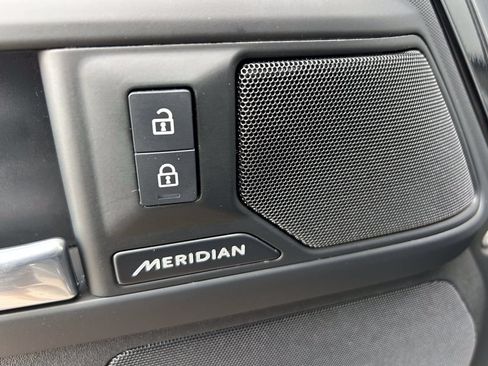 Used 2025 Land Rover Defender 110 S AWD/4WD image 30